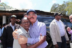 RESTAURACION: Presidente respalda proyecto apícola de Dajabón