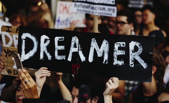 Llegada de renovaciones de DACA da esperanzas renovadas a «soñadores» imagen