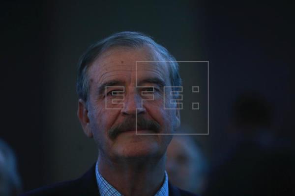 Políticos y economistas discuten en Miami formas de contentar sociedad imagen