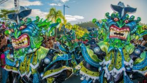 Decenas de comparsas dan vida al Desfile Carnaval 2018 Decenas de comparsas dan vida al Desfile Carnaval 2018
