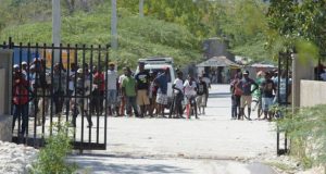 PEDERNALES: Suspenden el mercado binacional y las labores públicas