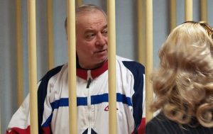 EEUU expulsa 60 funcionarios rusos por envenenamiento de exespía