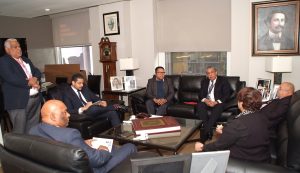 Cónsul se reune con director pasaportes R. Dominicana Cónsul se reune con director pasaportes R. Dominicana