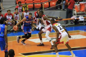 CDP propina paliza al Plaza en basket superior de Santiago CDP propina paliza al Plaza en basket superior de Santiago