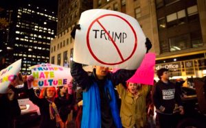 EEUU: Cientos personas protestan contra política migratoria de Trump