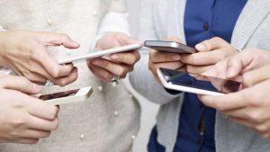 Noticias falsas en Twitter corren un 70% más rápido que las verídicas