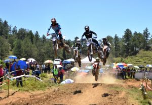 Lantigua, Alvarado y Rodríguez vencen en motocross de Constanza Lantigua, Alvarado y Rodríguez vencen en motocross de Constanza