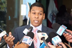 Abogado deposita recurso en contra de disposición prohíbe la reelección