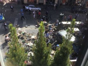 ALEMANIA: Atropellan multitud; hay al menos cuatro personas muertas