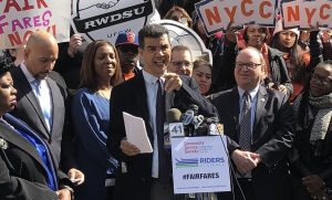 Concejal Ydanis Rodríguez respalda rebajas en precios «metrocards»