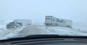 Tormentas causan 3 muertes y arrasan en el centro de los EU.UU.