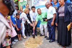 Alcalde DN inicia construcción biblioteca municipal en Gualey