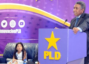 Senador Félix Bautista pone a circular libro “Educación de Calidad»