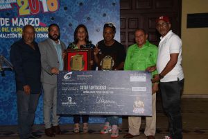 Ministerio de Cultura premia a las comparsas ganadoras de carnavales