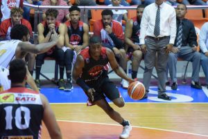 Plaza derrota GUG y se acerca clasificación basket Santiago Plaza derrota GUG y se acerca clasificación basket Santiago