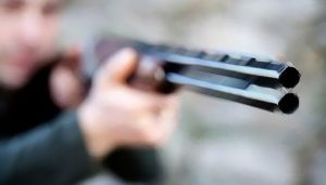 SANTIAGO: Hombre asesina joven e hiere a otro por asuntos de drogas