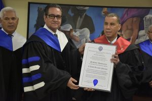 UASD inviste como profesor honorario a exgobernador NY UASD inviste como profesor honorario a exgobernador NY