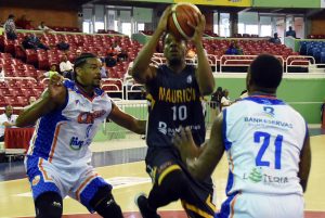 Mauricio Báez y San Carlos ganan en el TBS del Distrito Mauricio Báez y San Carlos ganan en el TBS del Distrito