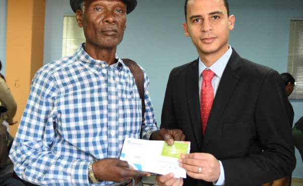 Hacienda empieza pago por tarjetas a trabajadores cañeros pensionados imagen