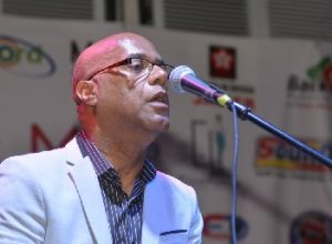 Evento bailable en Campo Club de SC con Henry Hierro