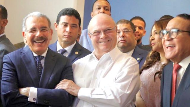 SANTIAGO: Danilo e Hipólito Mejía comparten en inauguración de obra imagen