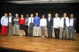 Ocho poetas participan en recital de Villa Juana Ocho poetas participan en recital de Villa Juana