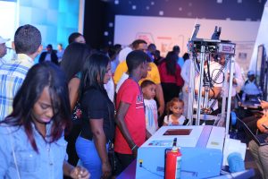 República Digital hace clic con el público Feria Internacional del Libro República Digital hace clic con el público Feria Internacional del Libro