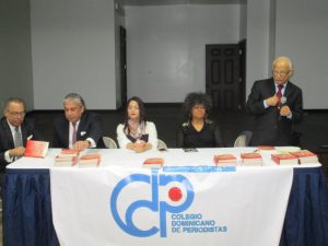 Periodista afirma en RD aplican viejo modelo en la carrera Comunicación