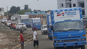 LA VEGA: Plan Social de Presidencia asiste a afectados por inundaciones