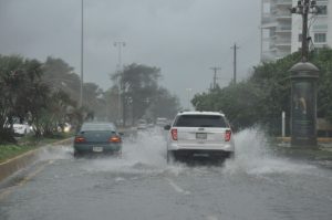 La mitad República Dominicana está en alerta por lluvias, dice el COE