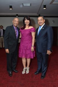 Carlos T. Martínez pone circular libro “Grandes Dominicanos”