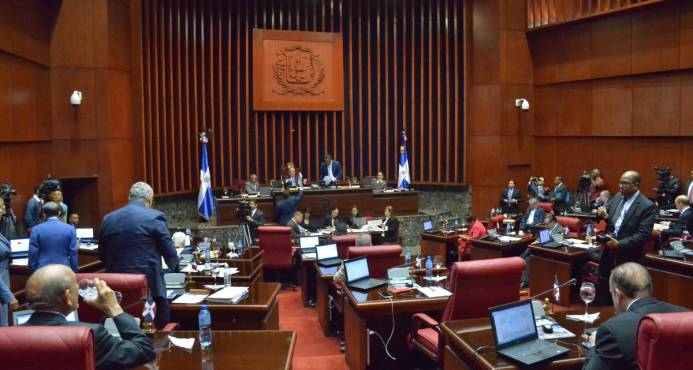 Senadores del PLD fijarán posición el martes sobre Ley de Partidos imagen