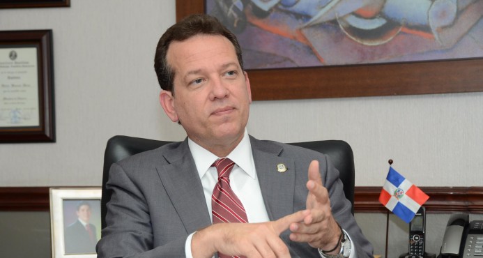 Bisonó dice debe ser renovado el sistema dominicano de partidos imagen