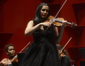 Aisha Syed: Un fantástico paseo por estaciones musicales en el TN