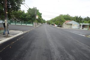 NEIBA: Obras Públicas asfalta calles municipios sur profundo