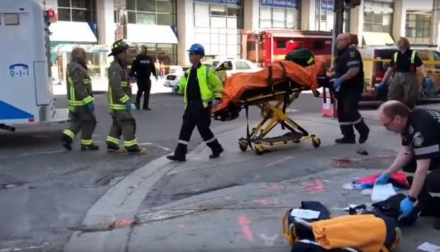 TORONTO: Al menos nueve muertos y 16 heridos por atropello masivo imagen