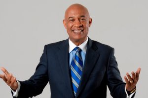 Figuras del “quehacer nacional” en nuevo libro de Carlos T. Martínez Figuras del “quehacer nacional” en nuevo libro de Carlos T. Martínez