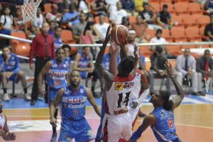 Plaza derrota CDP y lidera semifinal basket de Santiago Plaza derrota CDP y lidera semifinal basket de Santiago