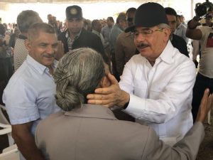 SANTIAGO: El Presidente promete ayuda a productores de Pedro García