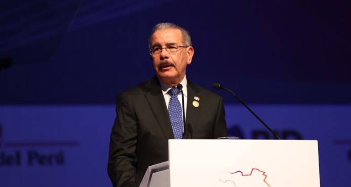 PERU: Danilo Medina aboga por justicia, equidad y transparencia imagen