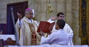 Arzobispo llama sociedad dominicana a enfrentar problemas con optimismo