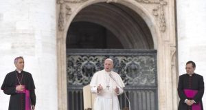 Papa admite “graves equivocaciones de valoración” caso pederastia Chile