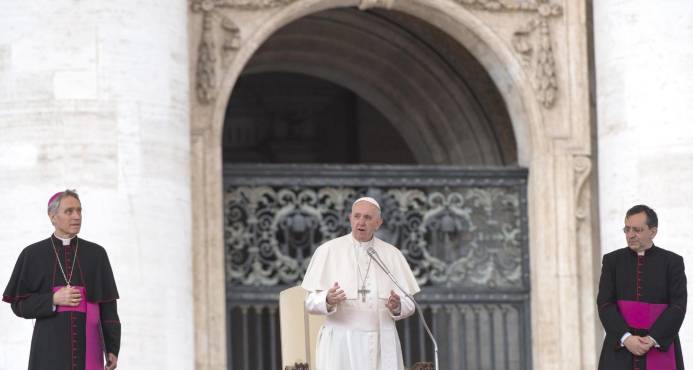 Papa admite “graves equivocaciones de valoración” caso pederastia Chile imagen
