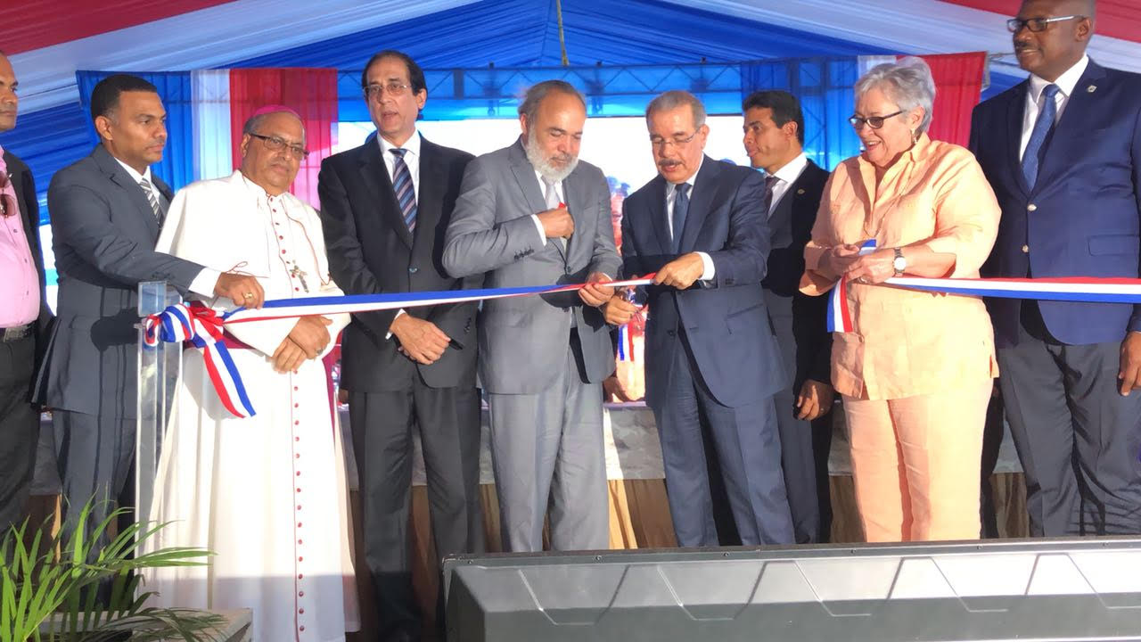 Presidente Medina inaugura hospital Ciudad Juan Bosch imagen