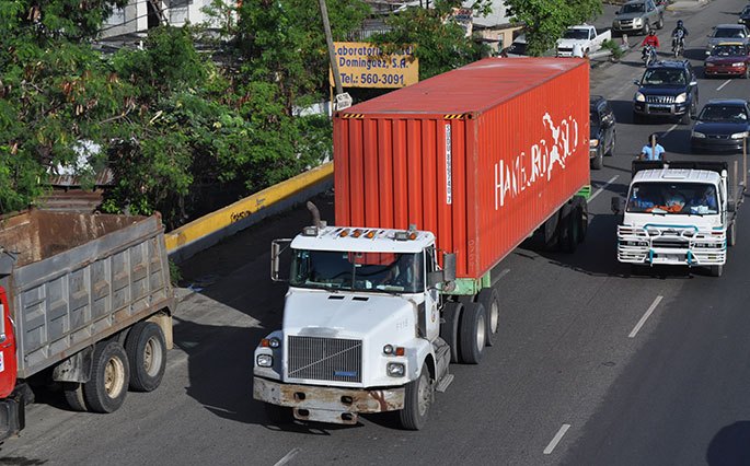 Organismos identifican desafíos para mejorar el transporte de carga imagen