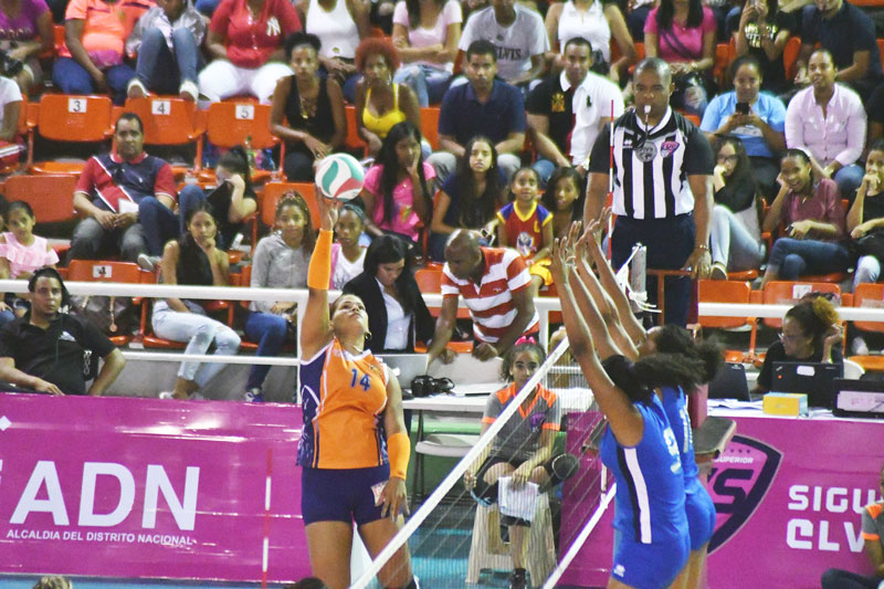 Cristo Rey y Caribeñas buscan supremacía Voleibol Superior imagen
