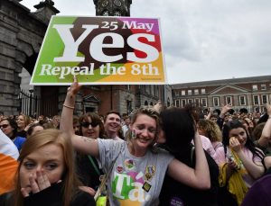 Irlanda vota por el “sí” al aborto