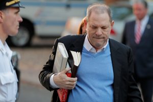 Weinstein quedará en libertad vigilada con una fianza de un millón de dólares