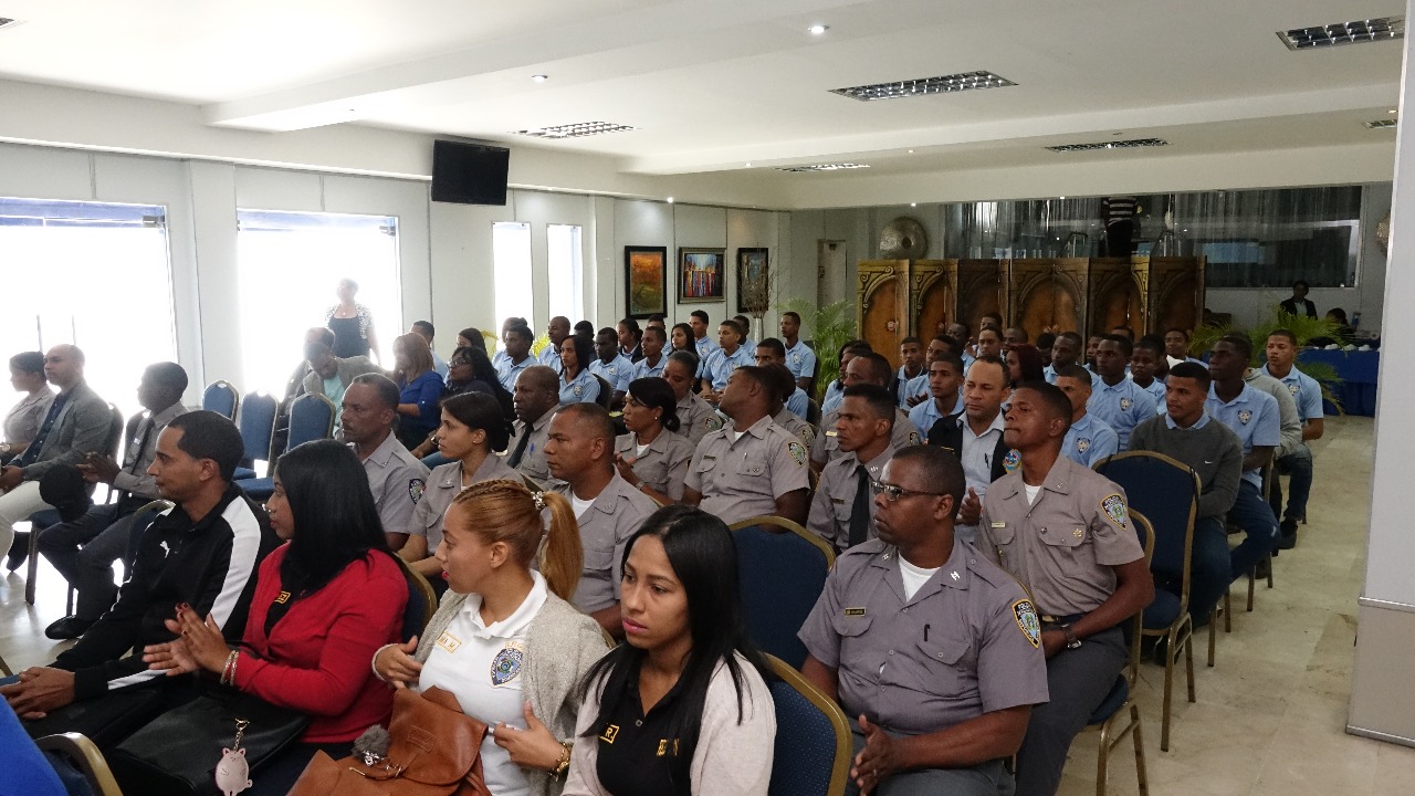 Policía capacita agentes en abordaje casos violencia y delitos sexuales imagen