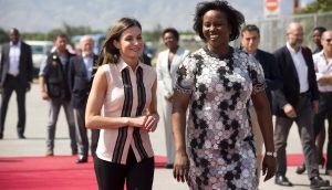 Primera dama de Haití da la bienvenida a la Reina de España